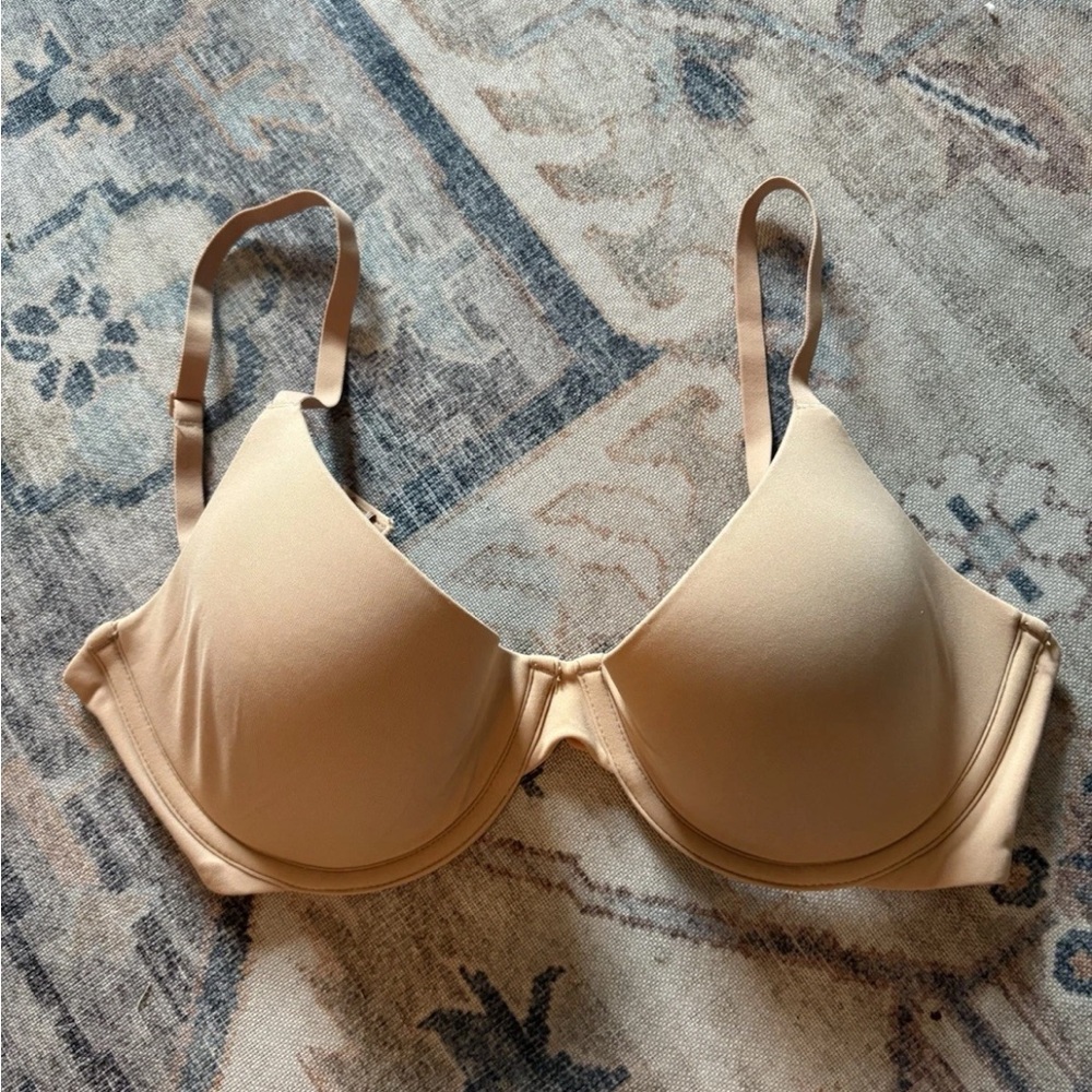 Skims Fits Everybody Tshirt Bra 32DD